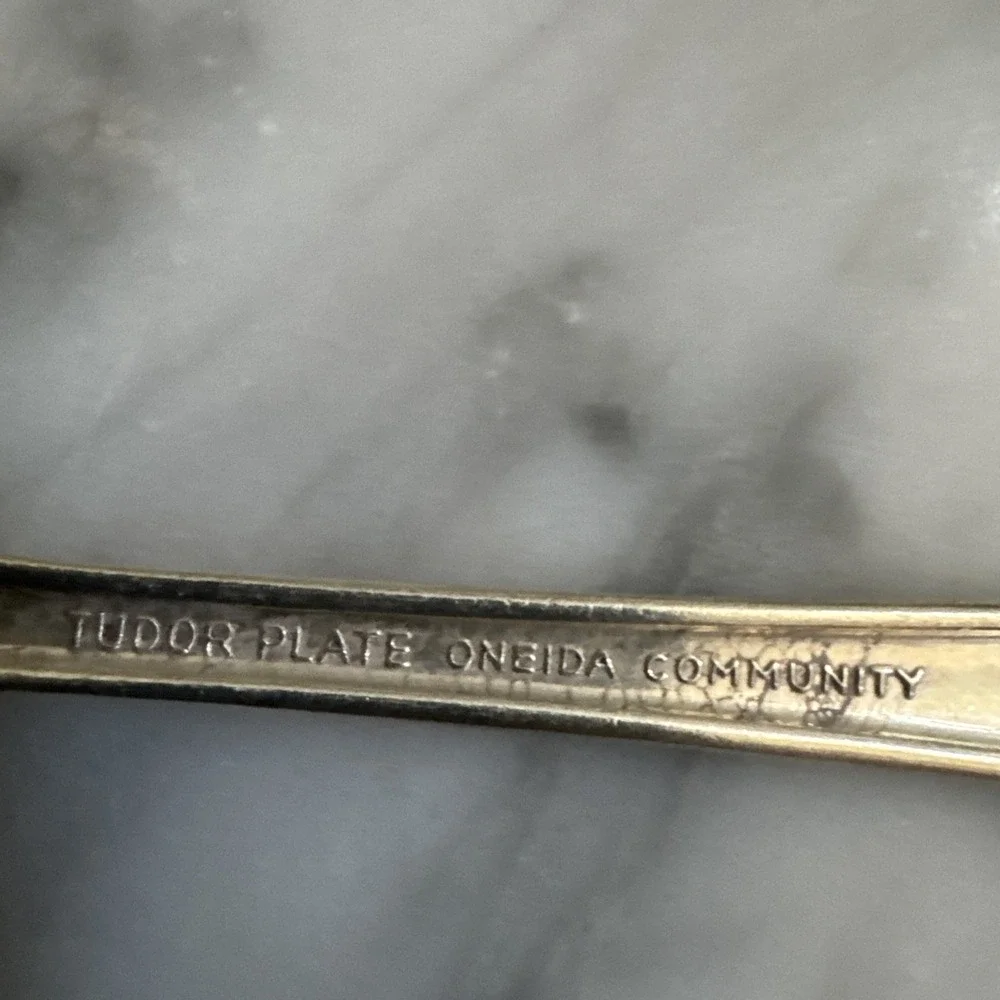 ONEIDA Community QUEEN BESS II Silverplate Flatware Lot Of 6 Teaspoons